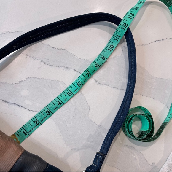 U.S.E.D. Upcycled Seatbelt Handbag - Picture 13 of 14